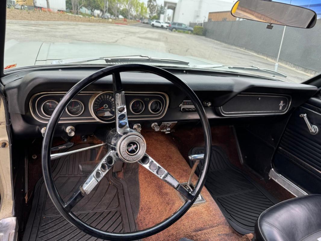 Ford Mustang - COUPE 289 CI V8 VERTE CODE C 1966