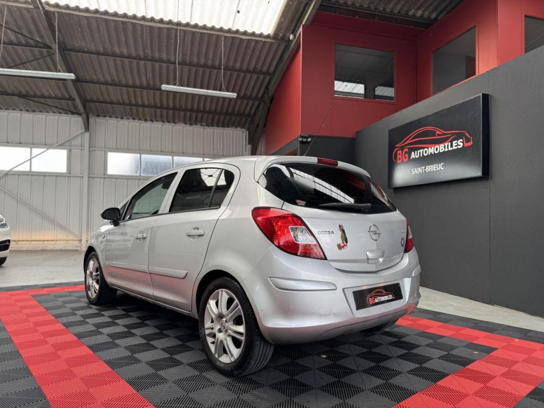 Opel Corsa - 1.3 cdti 90 CH - COSMO