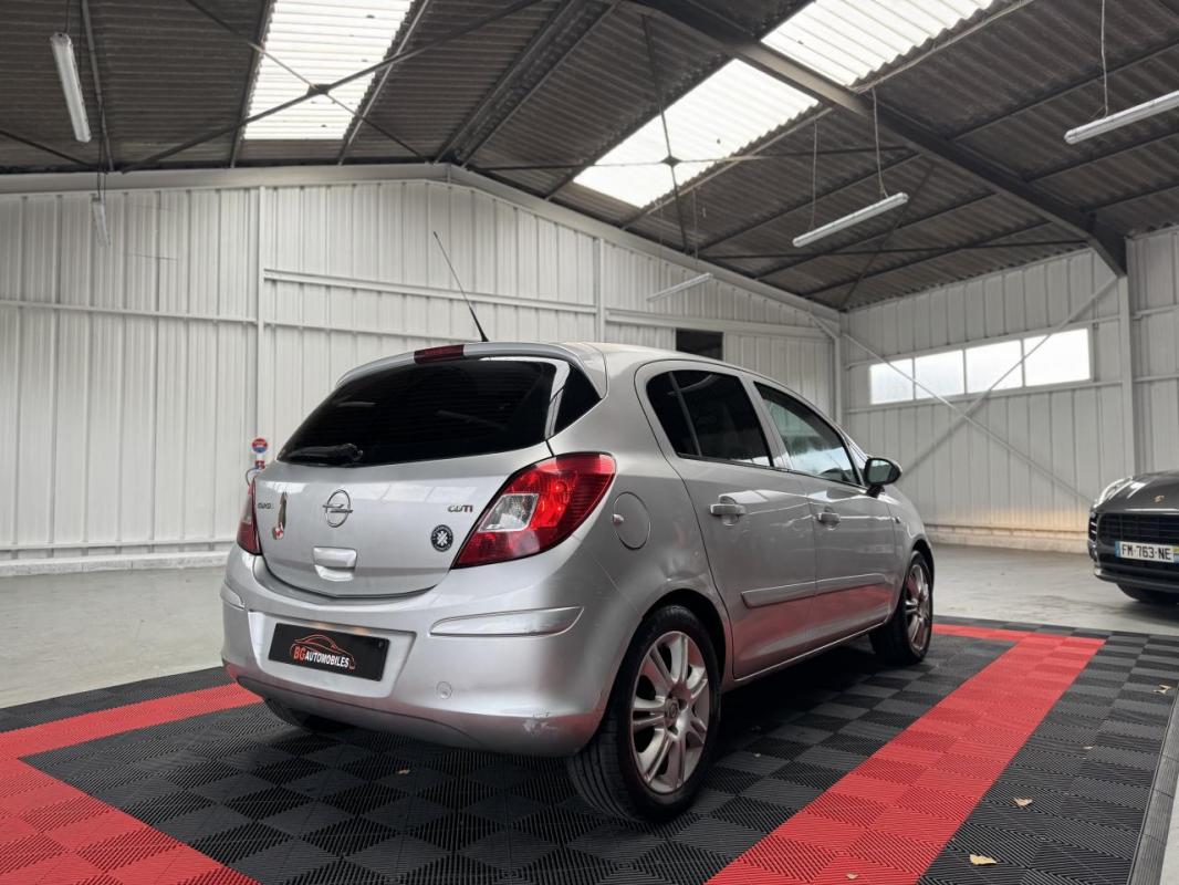 Opel Corsa - 1.3 cdti 90 CH - COSMO