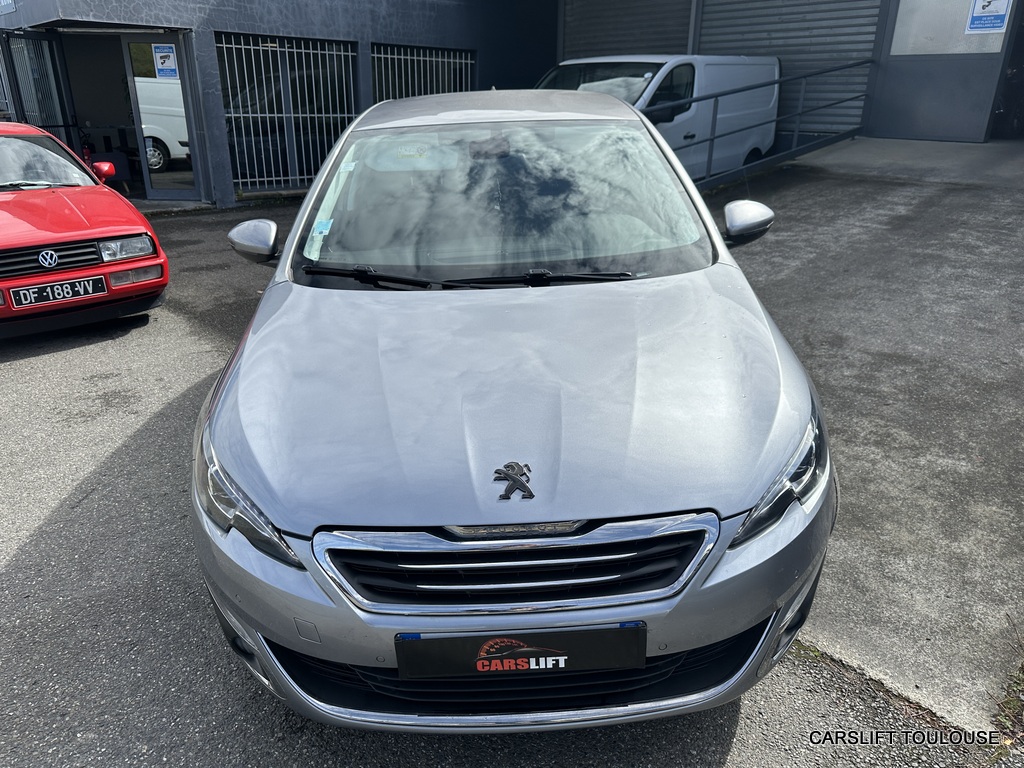 Peugeot 308 - 1.2 ,130ch FINITION ALLURE ,SUIVI PEUGEOT , GARANTIE 6 MOIS